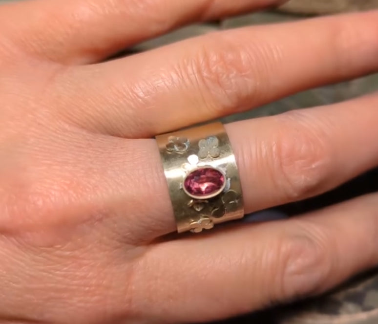 Gold ring with flowers tourmaline and diamond