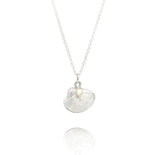 Zilveren hanger met venusschelp en parel medium