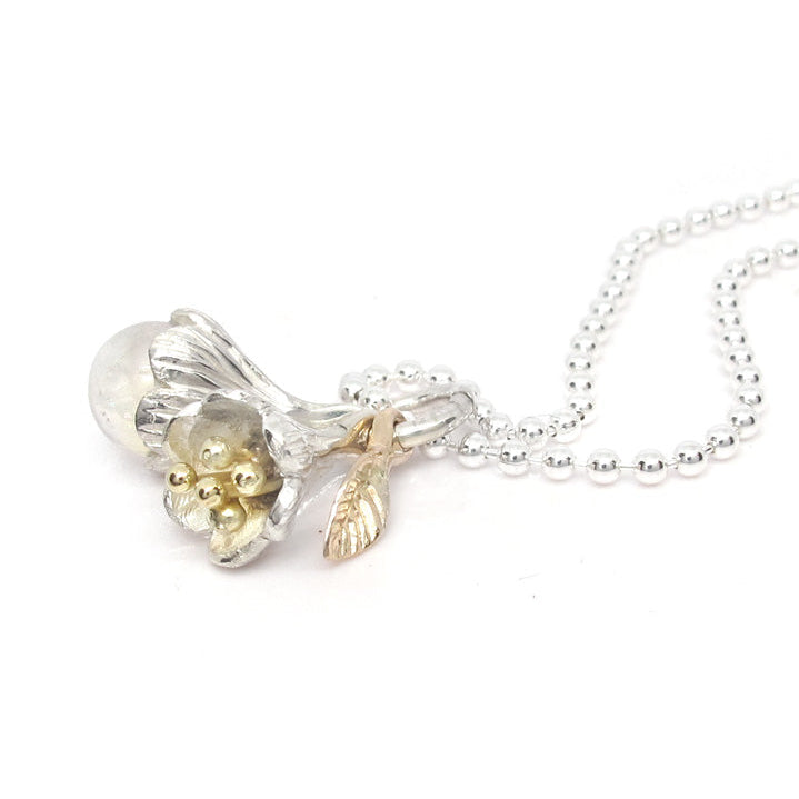 Combinatie flower buds inclusief collier