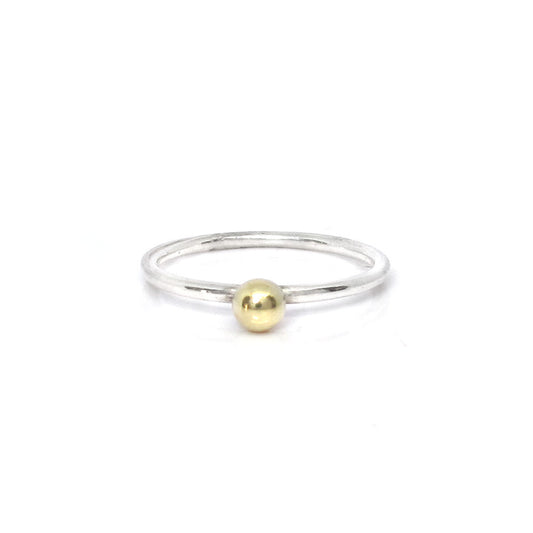 Zilveren aanschuifring met geelgouden bolletje