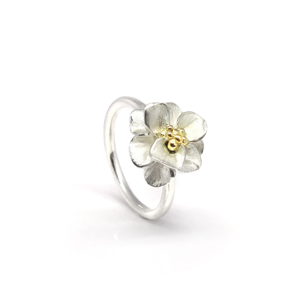 Zilveren ring met bloem