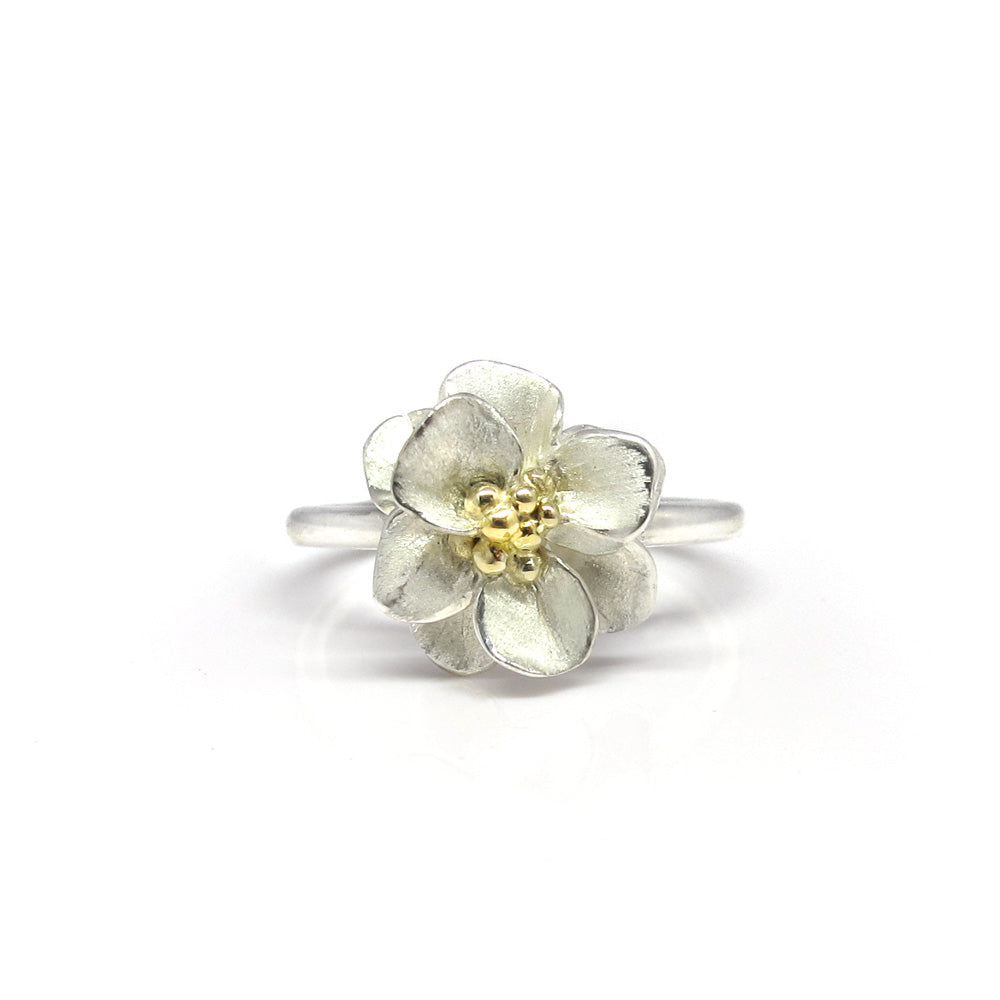 Zilveren ring met bloem