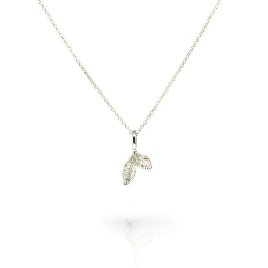 Zilveren collier met blaadjes