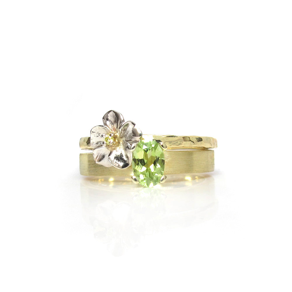 Gelbgoldring mit Weißgoldblume