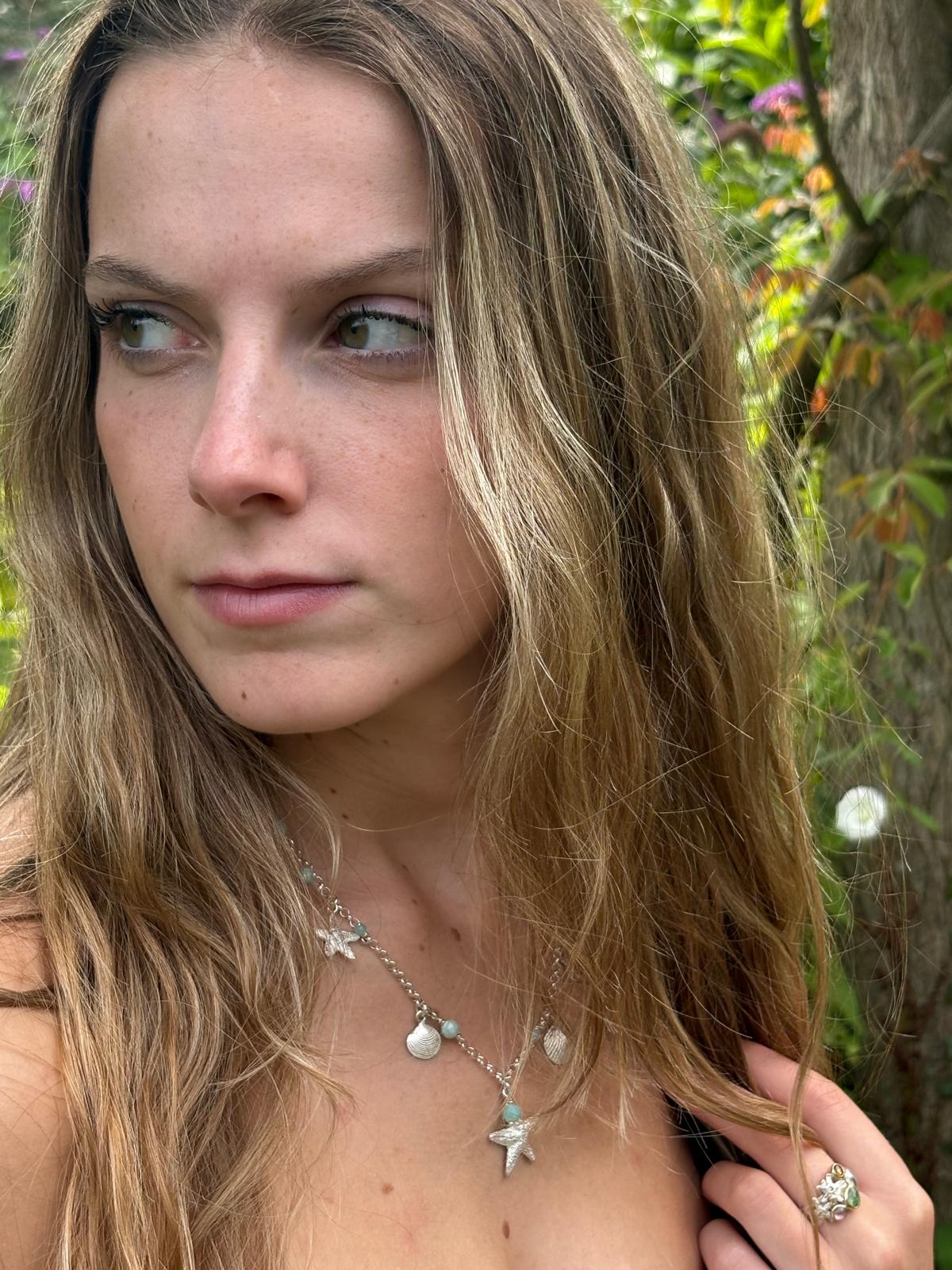 Boho collier met schelpjes, sterren en edelstenen