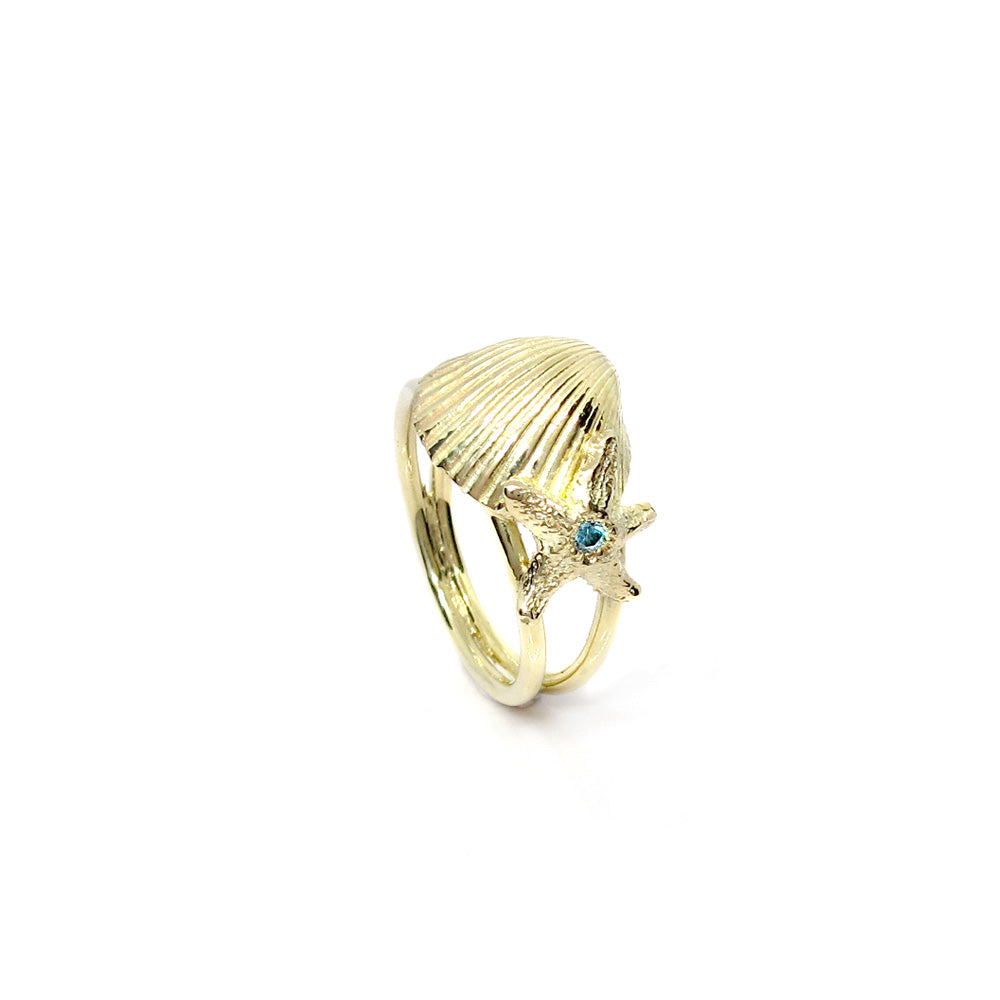 Goldring mit Muschel, Seestern und Diamant