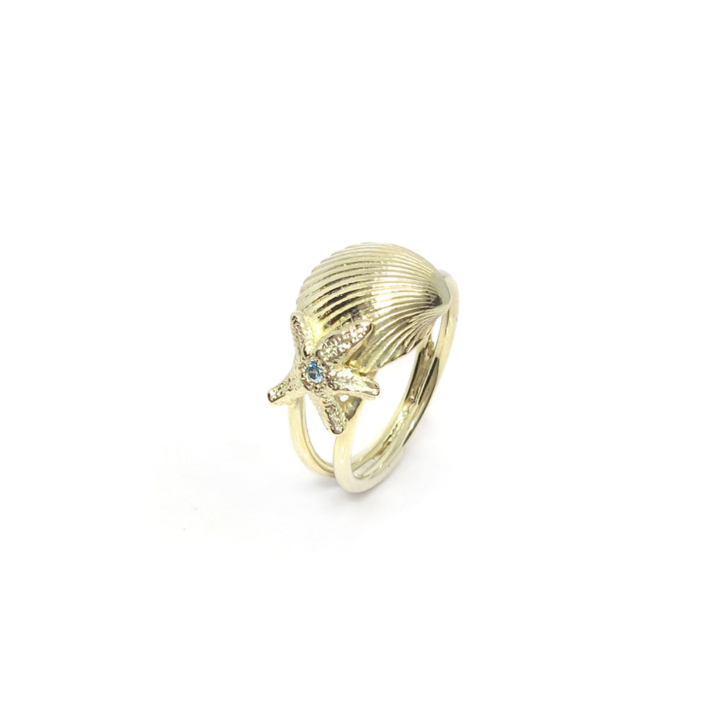 Goldring mit Muschel, Seestern und Diamant