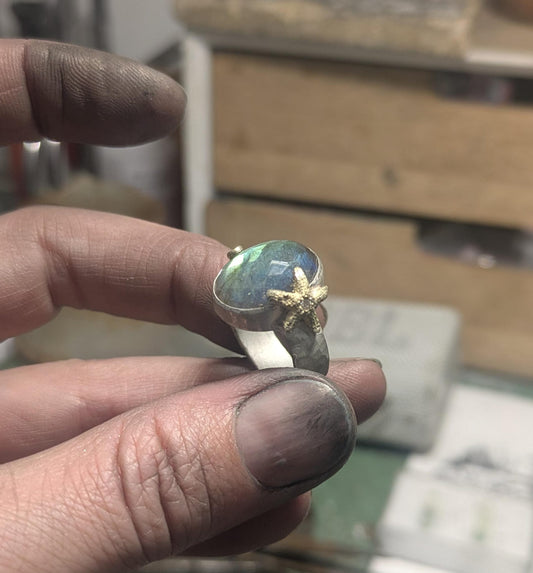 Work in progress: beachtreasures ring met prachtige labradoriet