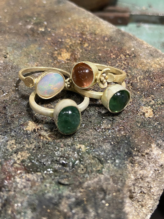 Nieuwe gouden ringen in de maak