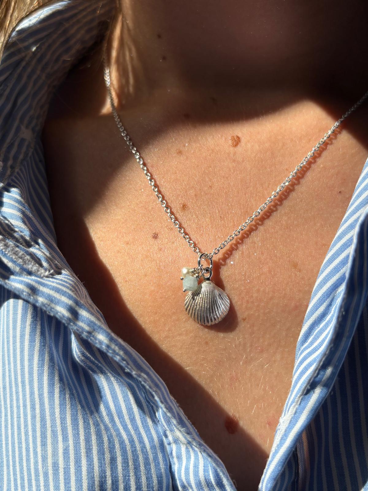 Silberne Muschel mittel mit Perle, inklusive Halskette