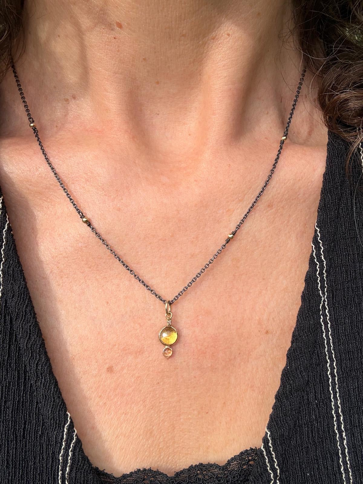 Hanger goud met citrien, diamant en zonnesteen met collier zilver met gouden balletjes