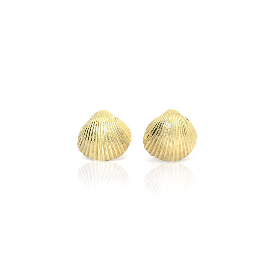 Gouden oorstekers met schelp