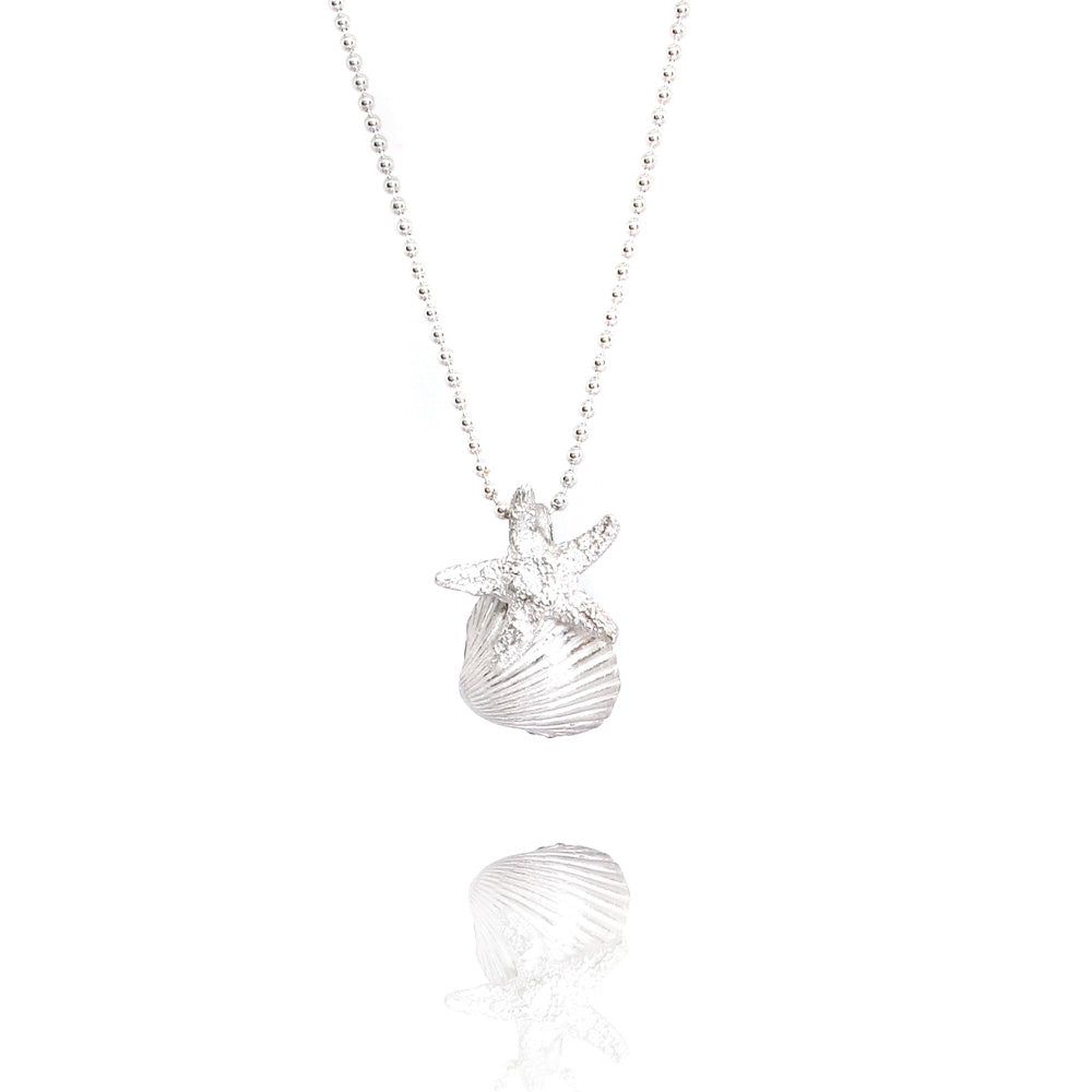 Pendant with shell and starfish