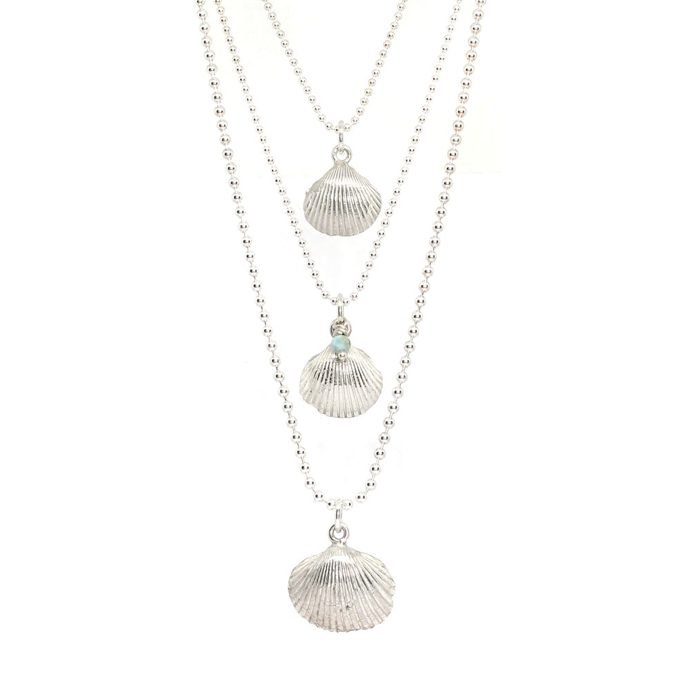 Necklace with shell and larimar