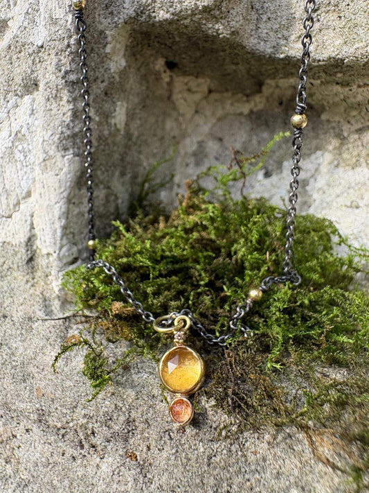 Hanger goud met citrien, diamant en zonnesteen met collier zilver met gouden balletjes