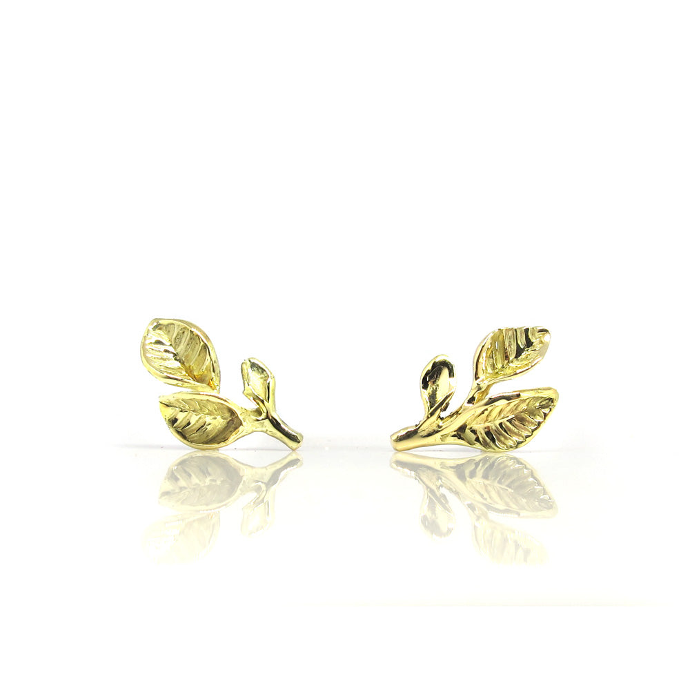 Gold earrings with leaves