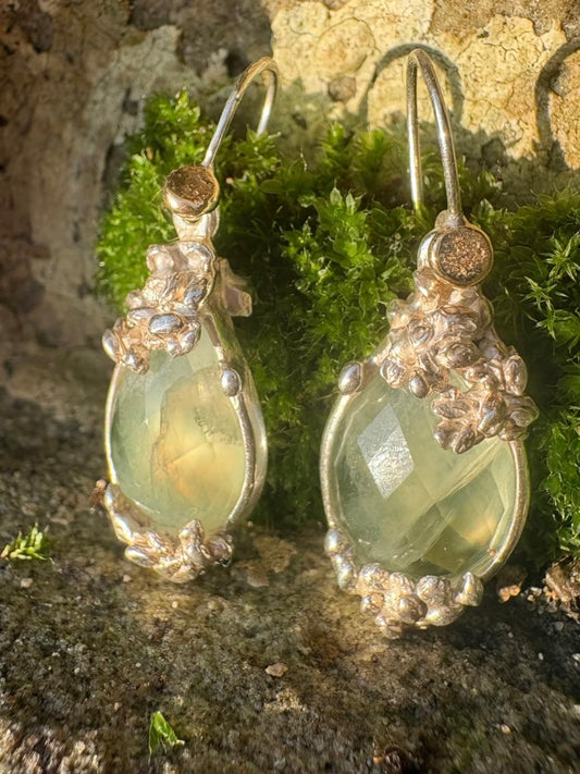 Dunes’ Kiss oorbellen met Prehniet