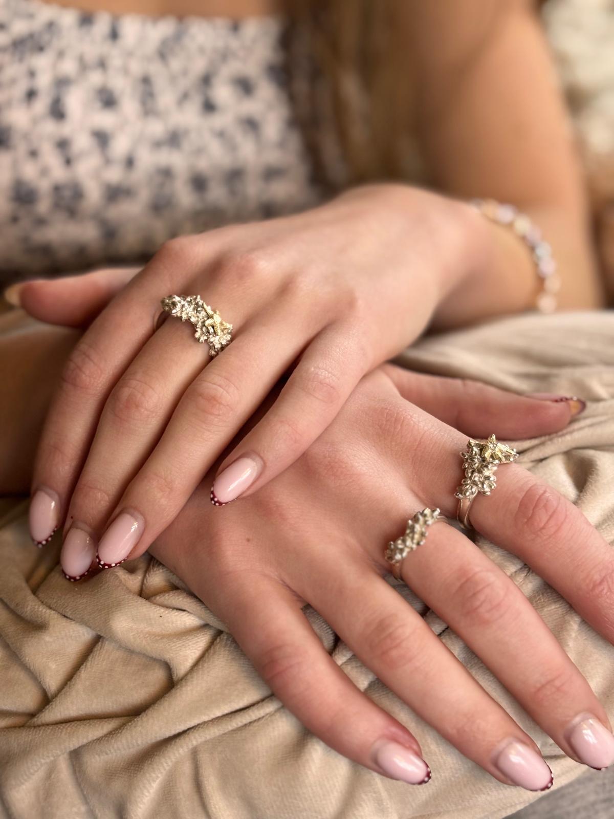 Silberring mit goldenem Seestern und Diamant „Dunes’ Kiss“