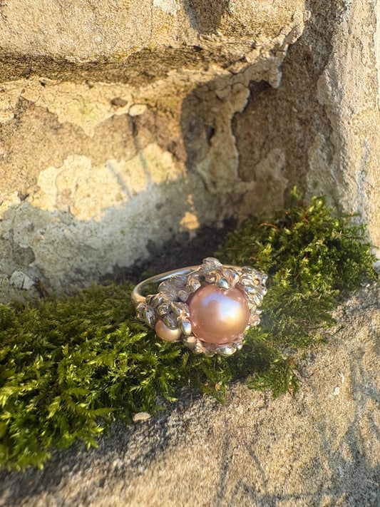 Silver Dunes' Kiss ring with soft pink pearls