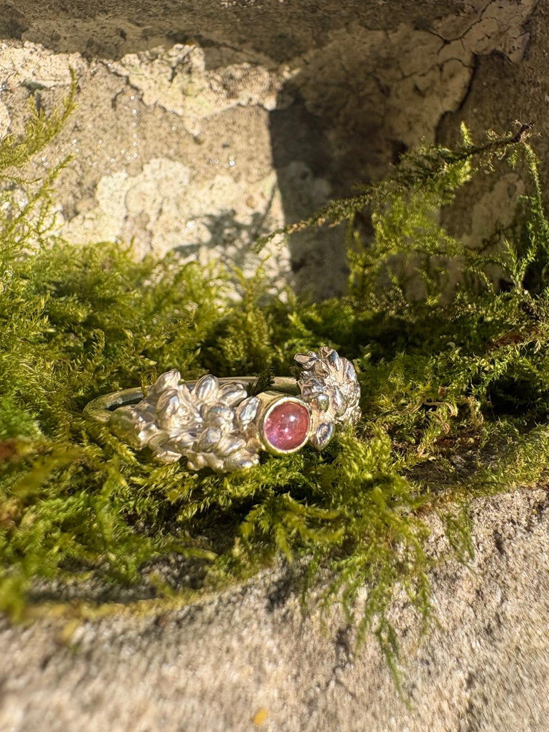 Zilveren met gouden Dunes’ Kiss ring met roze toermalijn
