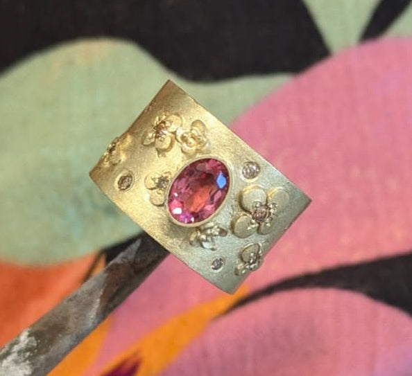 Gold ring with flowers tourmaline and diamond