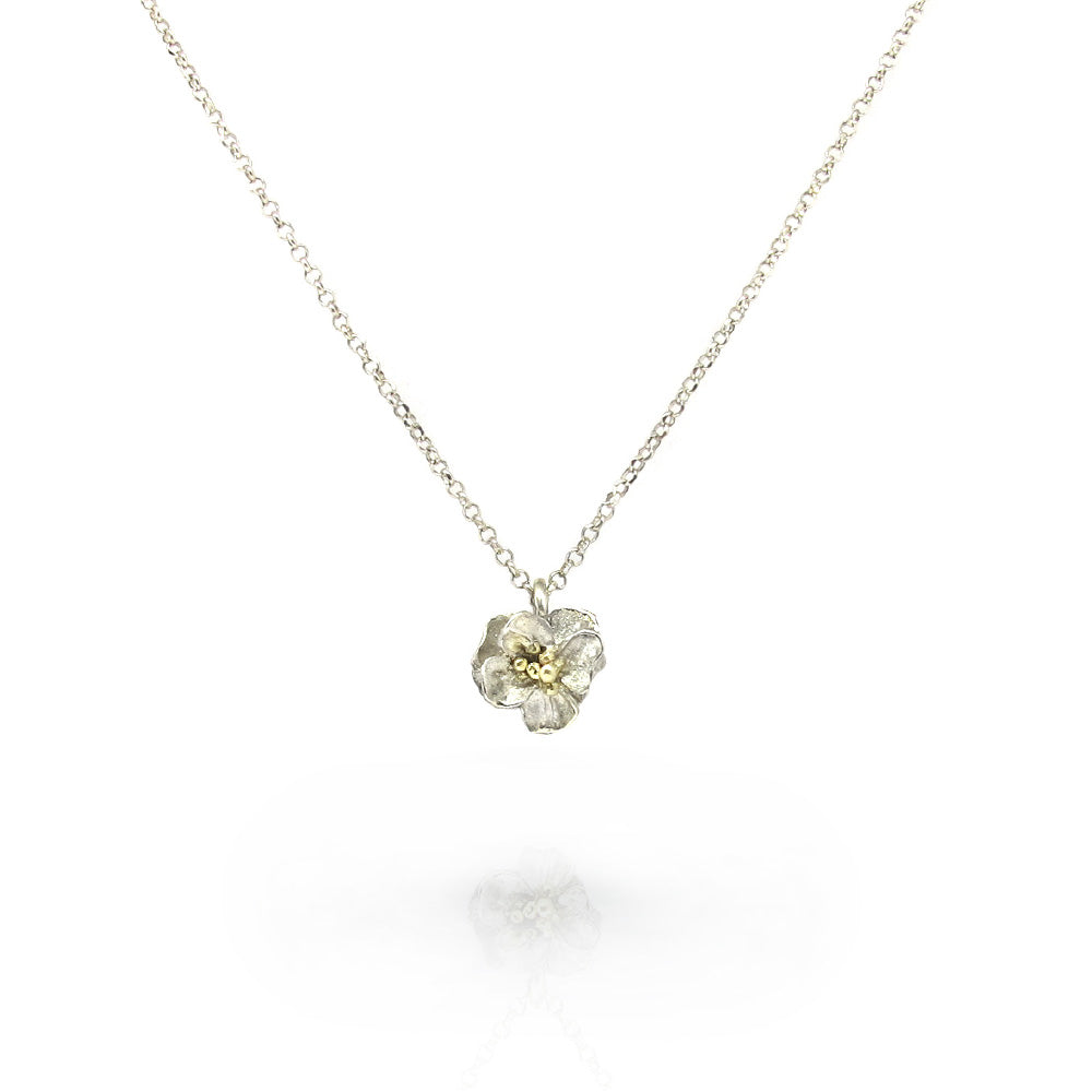 Silberkette mit Blüte