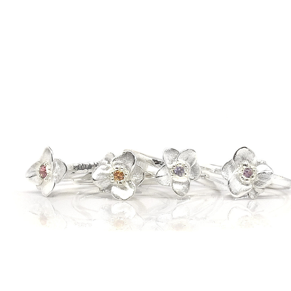 Silberring Blume und Lolite