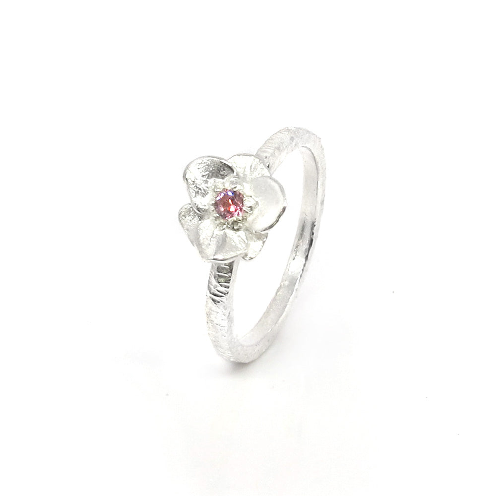 Zilveren bloemen ring met roze toermalijn