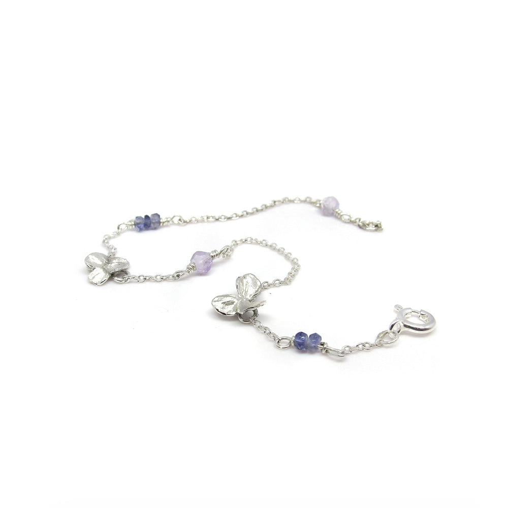 Silberarmband mit Amethystblüte und Iolith