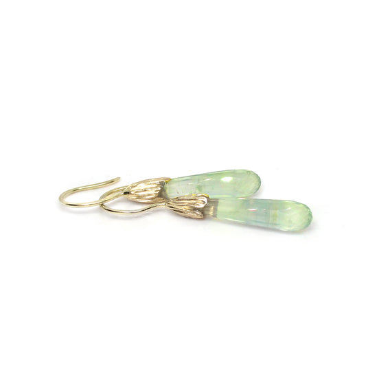 Goldene Ohrringe mit Prehnit