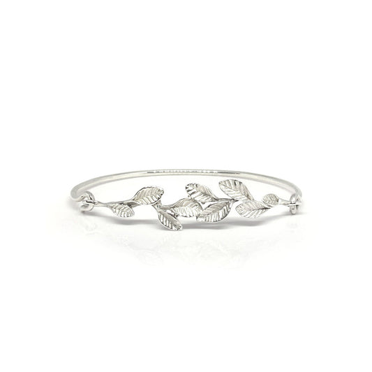 Silberarmband mit Blättern