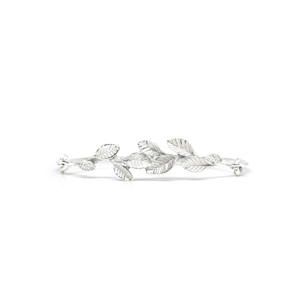 Silberarmband mit Blättern