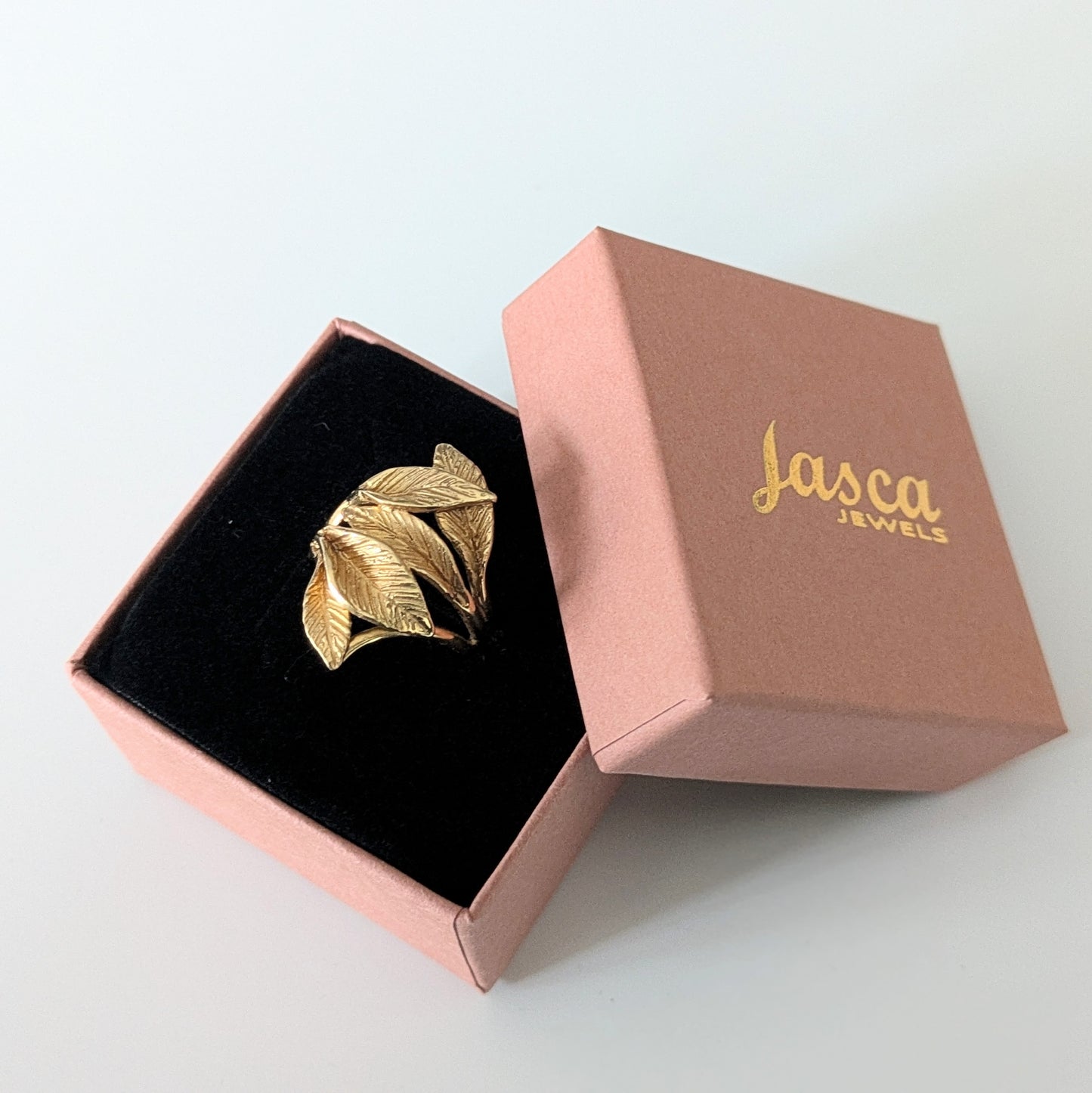 Goldene Ringblätter