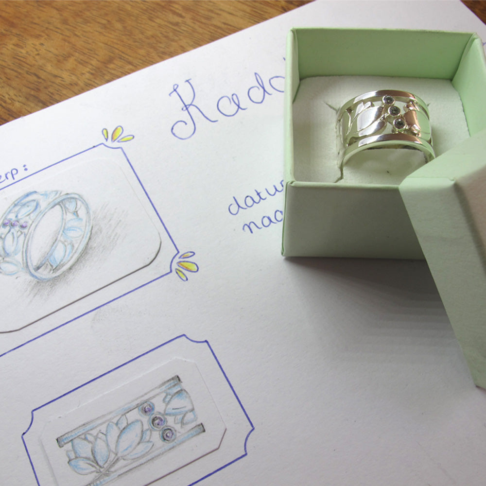 Ring mit Lotusblüten VERKAUFT