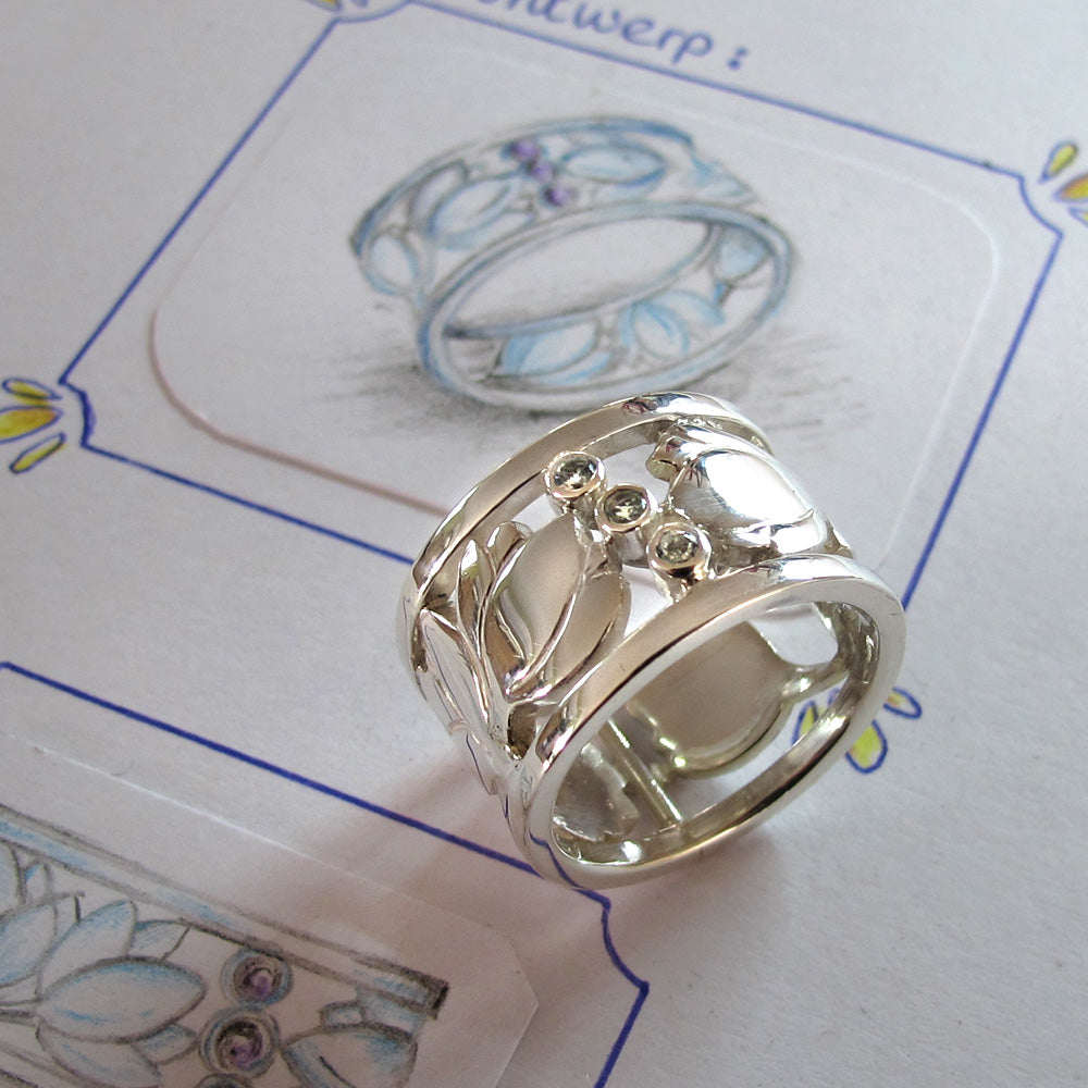 Ring mit Lotusblüten VERKAUFT