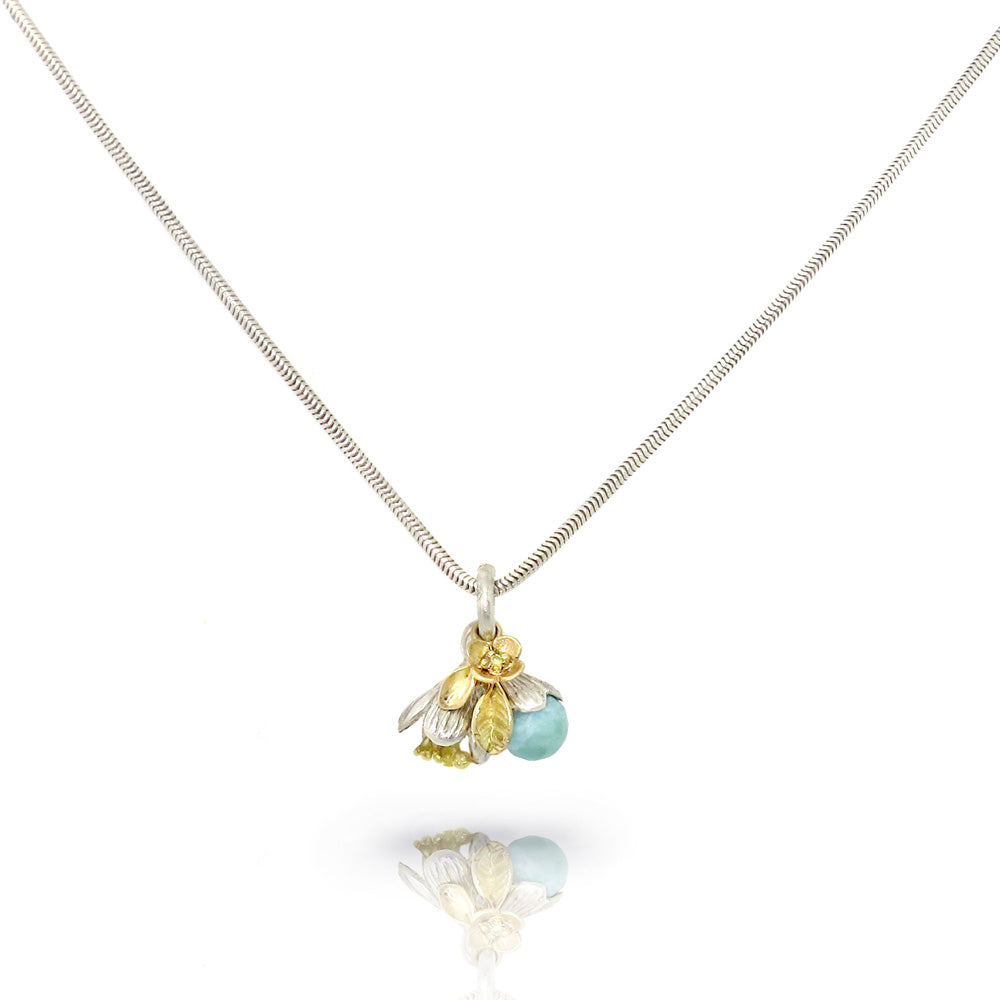 Combinatie flower buds inclusief collier